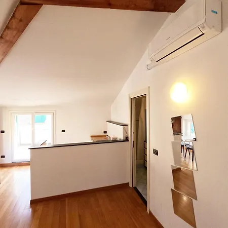 Lägenhet Terrazzaconvista - Sui Tetti Della Citta Vecchia Genua